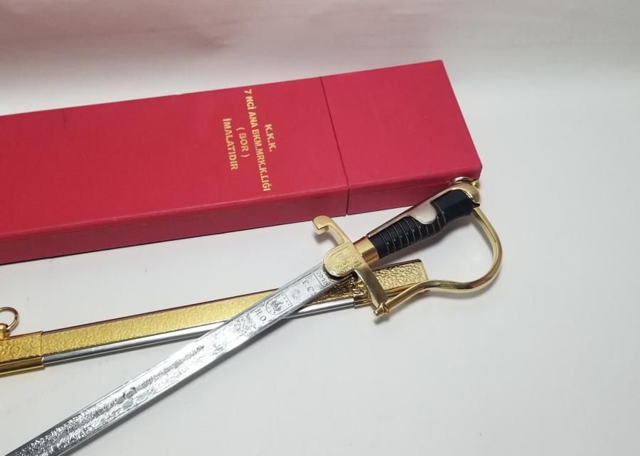 ORİJİNAL KUTUSUNDA ÇİL KONDİSYONDA SUBAY KILICI