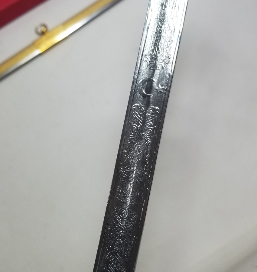 ORİJİNAL KUTUSUNDA ÇİL KONDİSYONDA SUBAY KILICI