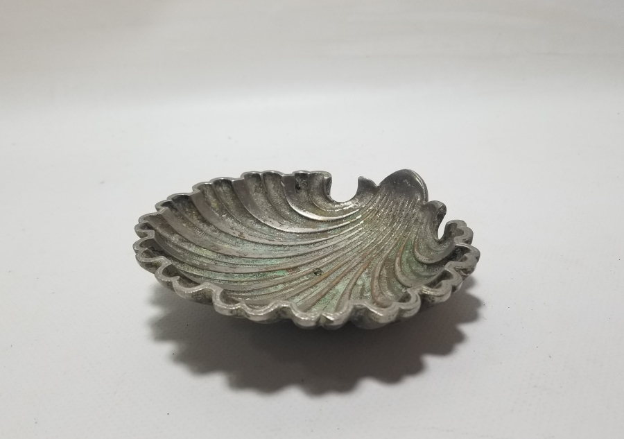 KABARTMA İŞÇİLİKLİ GÜMÜŞ KAPLAMA ANTİKA İKRAMLIK