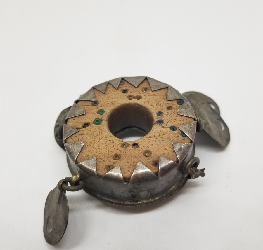 GÜMÜŞ APLİKLİ VE AHŞAP ÜZERİ BONCUK İŞLİ ÇOK NADİR OSMANLI DÖNEMİ HİLALLİ KİRMAN AĞIRŞAĞI