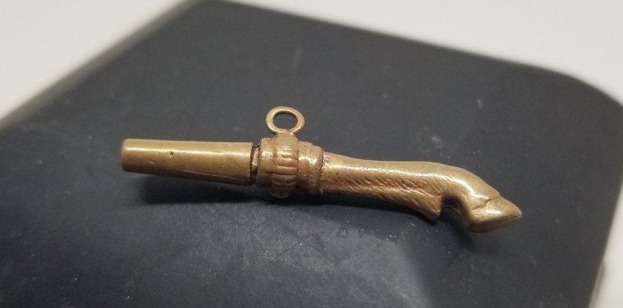 CEYLAN AYAĞI FORMUNDA YAPILMIŞ OSMANLI DÖNEMİ CEP SAATİ ANAHTARI