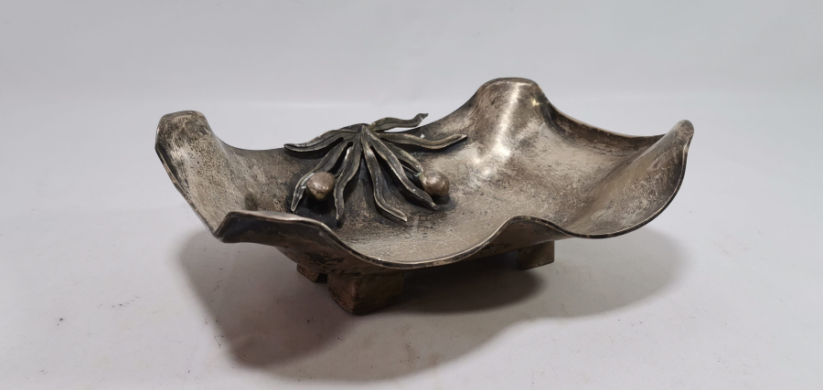 KABARTMA İŞÇİLİKLİ BÜYÜK BOY GÜMÜŞ MEYVELİK