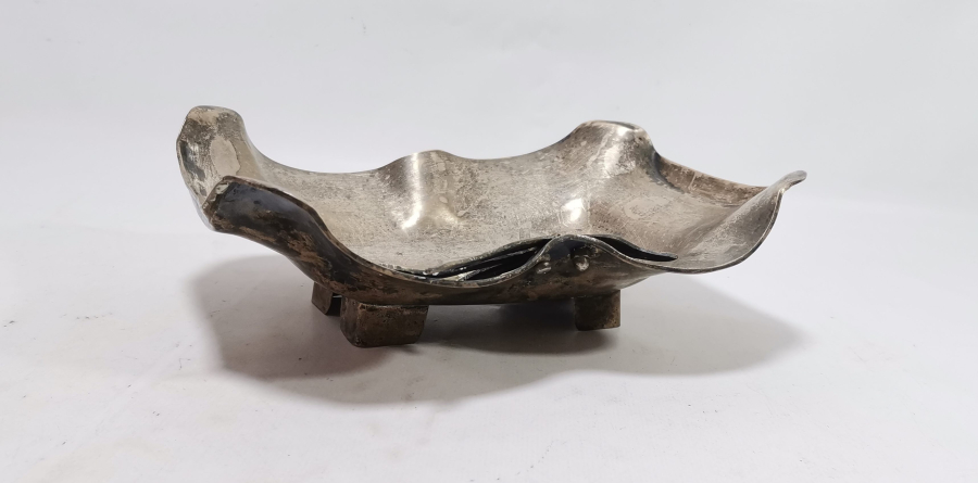 KABARTMA İŞÇİLİKLİ BÜYÜK BOY GÜMÜŞ MEYVELİK