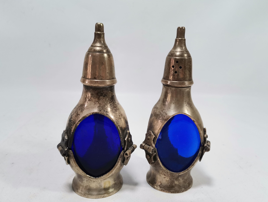 İNGİLİZ YAPIMI ANTİKA GÜMÜŞ KAPLAMA ÇİFT TUZLUK BİBERLİK