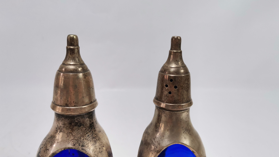 İNGİLİZ YAPIMI ANTİKA GÜMÜŞ KAPLAMA ÇİFT TUZLUK BİBERLİK