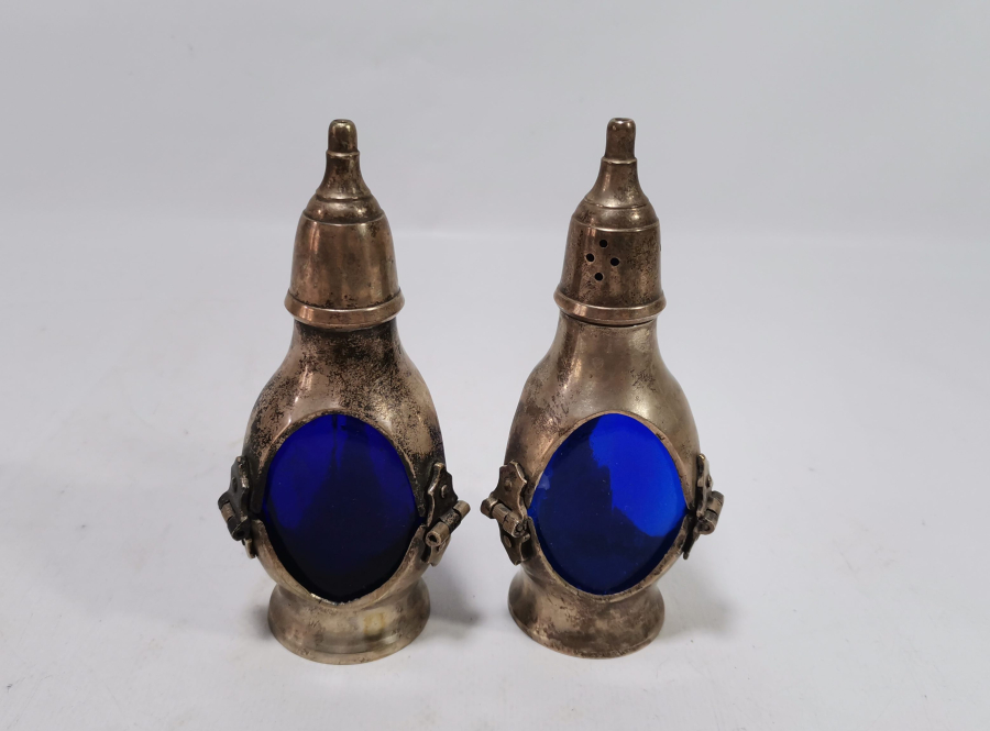 İNGİLİZ YAPIMI ANTİKA GÜMÜŞ KAPLAMA ÇİFT TUZLUK BİBERLİK