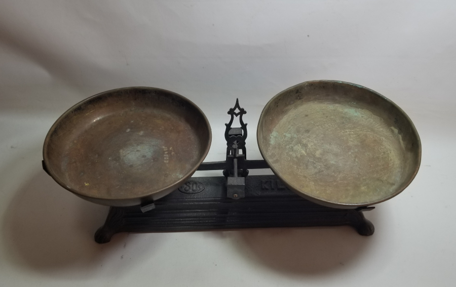 CUMHURİYET BAŞLARI EL YAPIMI ANTİKA TERAZİ