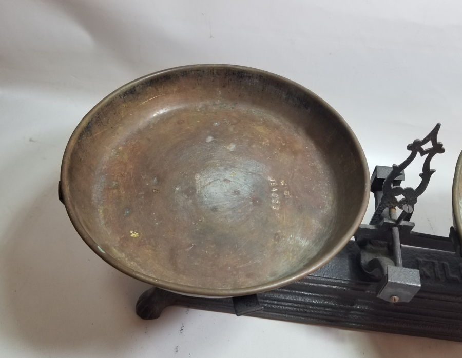 CUMHURİYET BAŞLARI EL YAPIMI ANTİKA TERAZİ