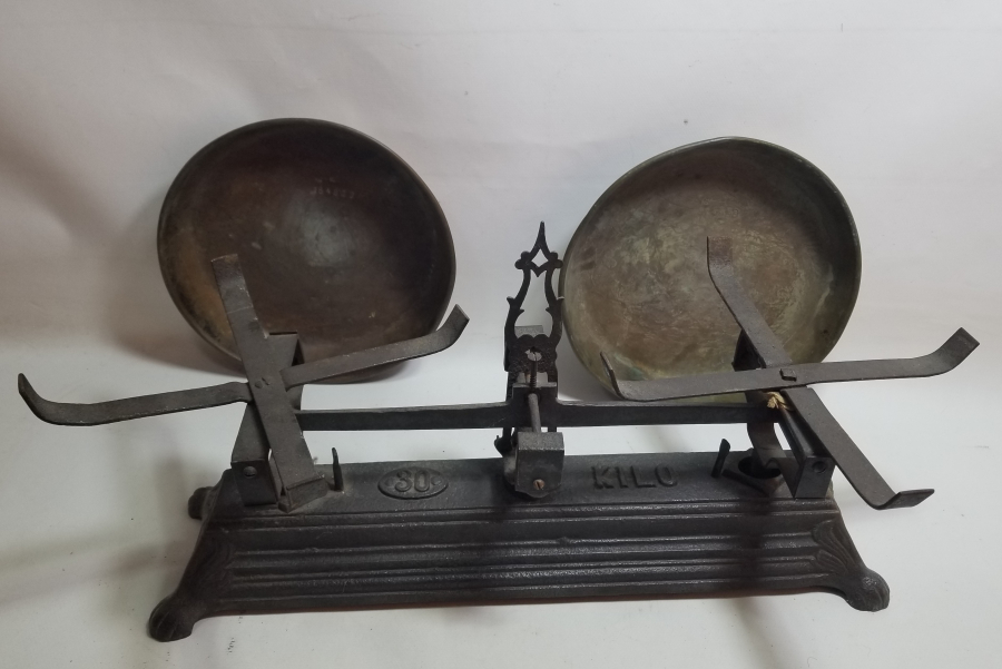 CUMHURİYET BAŞLARI EL YAPIMI ANTİKA TERAZİ