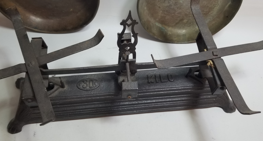 CUMHURİYET BAŞLARI EL YAPIMI ANTİKA TERAZİ