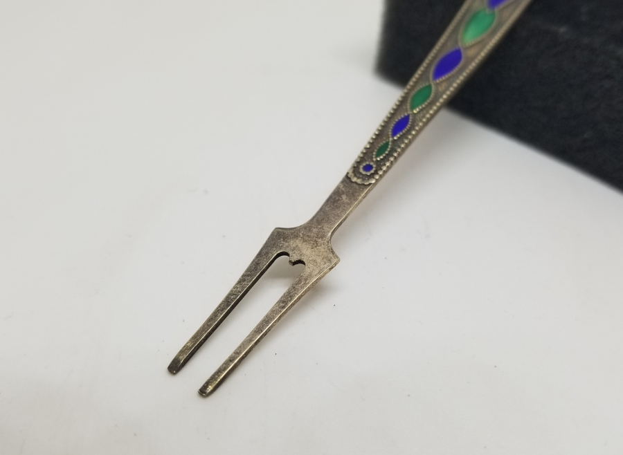 ORAK ÇEKİÇ DAMGALI ANTİKA MİNELİ RUS GÜMÜŞ PEYNİR ÇATALI