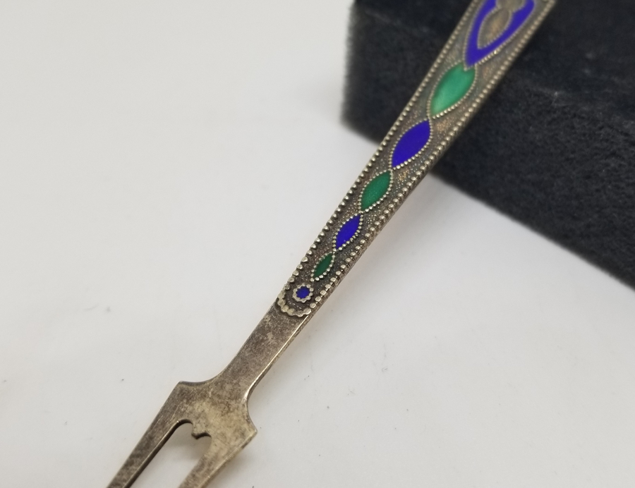 ORAK ÇEKİÇ DAMGALI ANTİKA MİNELİ RUS GÜMÜŞ PEYNİR ÇATALI