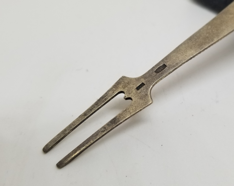 ORAK ÇEKİÇ DAMGALI ANTİKA MİNELİ RUS GÜMÜŞ PEYNİR ÇATALI