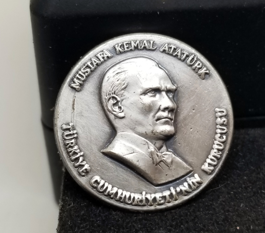 ANTİKA GÜMÜŞ ATATÜRK ROZETİ