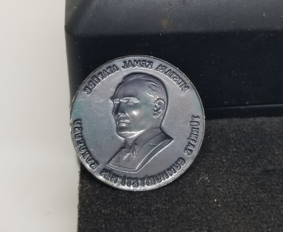 ANTİKA GÜMÜŞ ATATÜRK ROZETİ