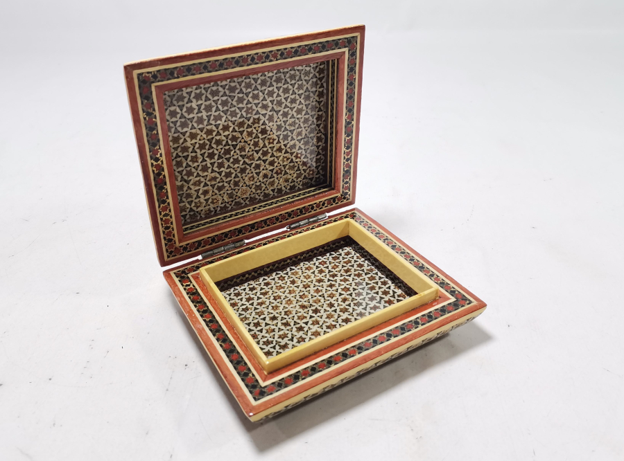 MARKUTERİ İŞÇİLİKLİ ANTİKA KAPAKLI MÜCEVHER KUTUSU