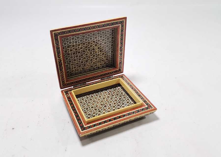 MARKUTERİ İŞÇİLİKLİ ANTİKA KAPAKLI MÜCEVHER KUTUSU