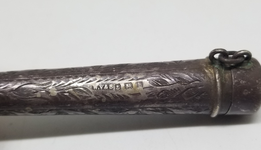 ÜZERİ DAMGALI NADİR İNGİLİZ SİGARA AĞIZLIĞI KUTUSU