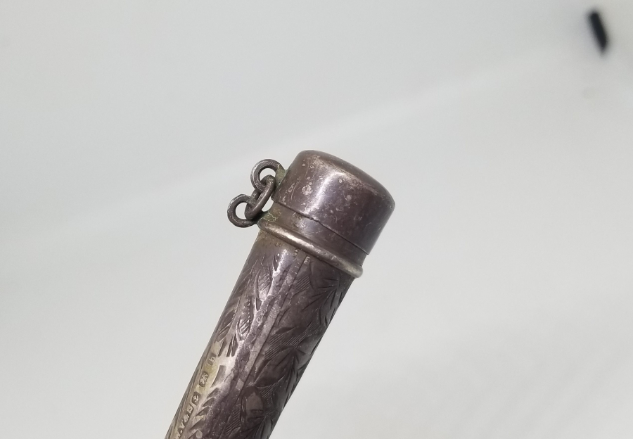 ÜZERİ DAMGALI NADİR İNGİLİZ SİGARA AĞIZLIĞI KUTUSU