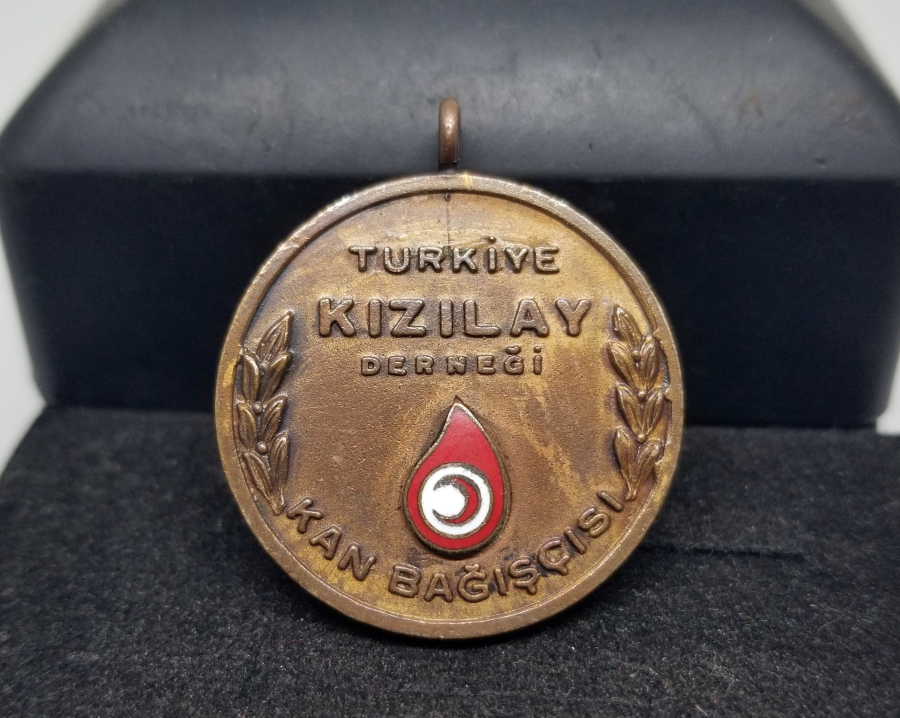 ÜZERİ MİNELİ KIZILAY KAN BAĞIŞÇISI MADALYASI