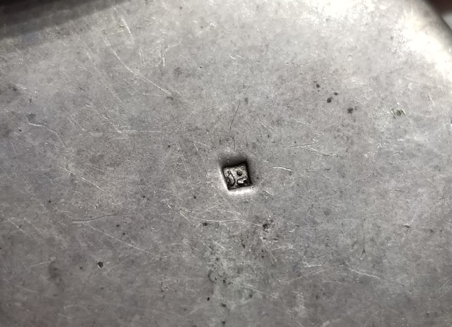 ÜZERİ YAZILI ANTİKA GÜMÜŞ MISIR YAPIMI ENFİYE KUTUSU