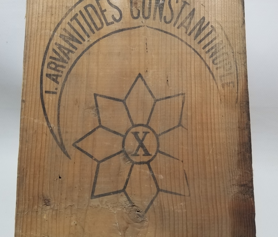 I.ARVANITIDES CONSTANTINOPLE YAZILI OSMANLI DÖNEMİ AHŞAP BİRA KASASI PARÇASI