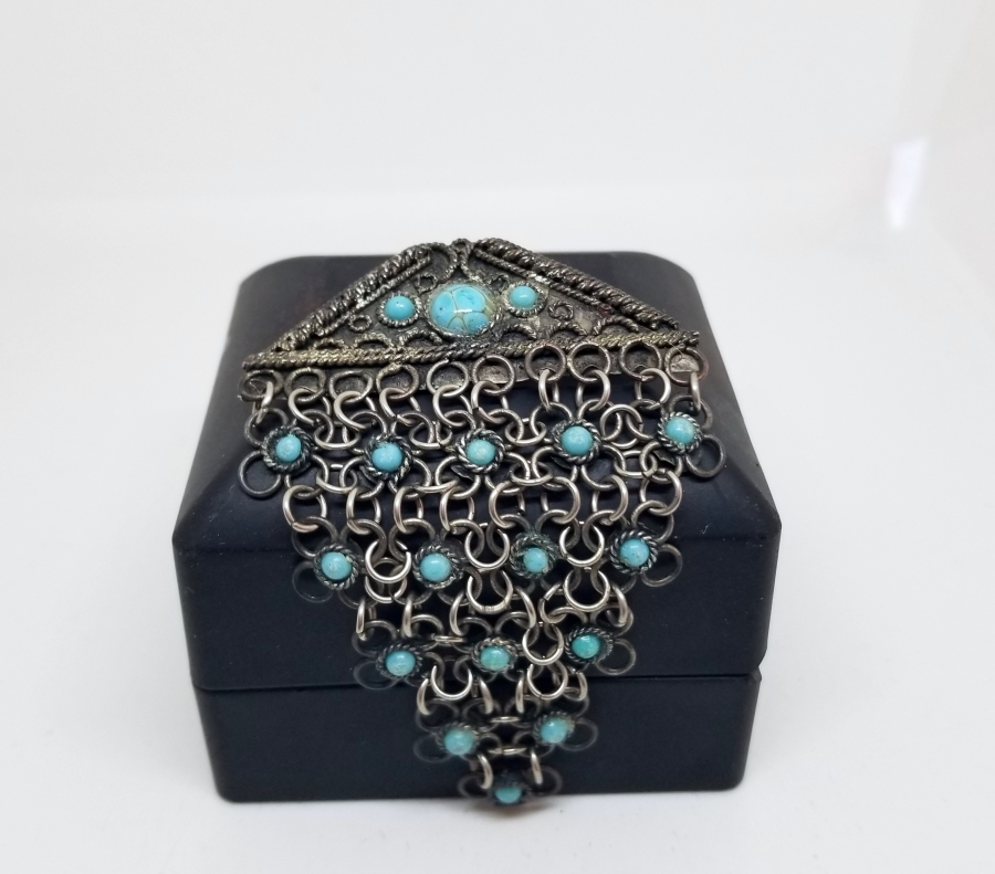 YOKLUK DÖNEMİ EL YAPIMI TURKUAZ TAŞLI BROŞ