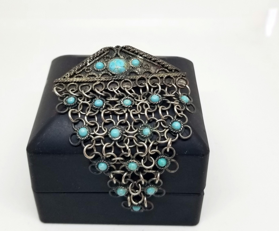 YOKLUK DÖNEMİ EL YAPIMI TURKUAZ TAŞLI BROŞ