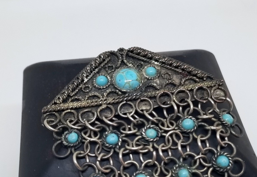 YOKLUK DÖNEMİ EL YAPIMI TURKUAZ TAŞLI BROŞ