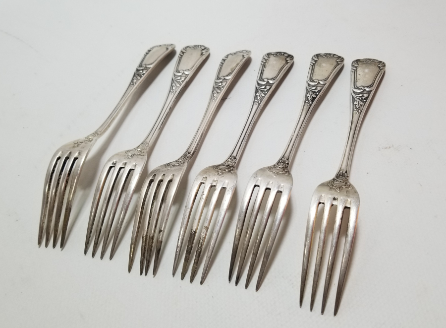 KABARTMA İŞÇİLİKLİ GÜMÜŞ ÇATAL TAKIMI