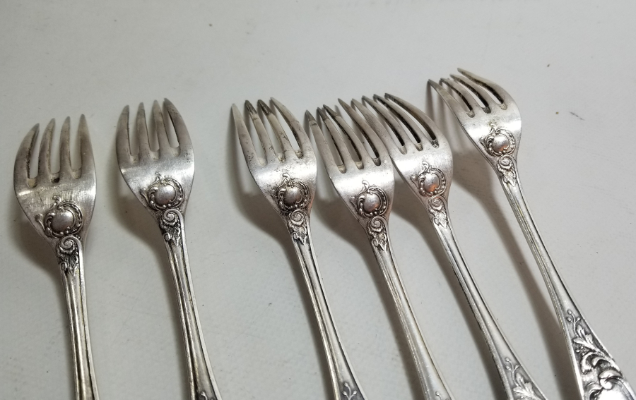 KABARTMA İŞÇİLİKLİ GÜMÜŞ ÇATAL TAKIMI