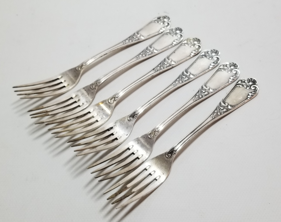 KABARTMA İŞÇİLİKLİ GÜMÜŞ ÇATAL TAKIMI