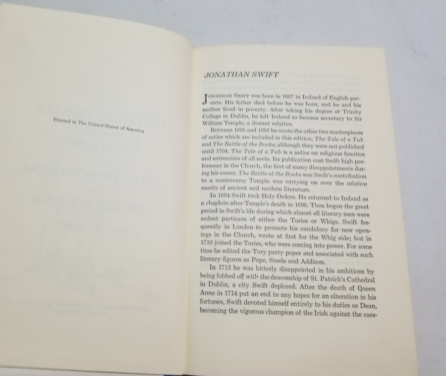 İNGİLİZCE GÜLÜVER'İN GEZİLERİ İSİMLİ KİTAP