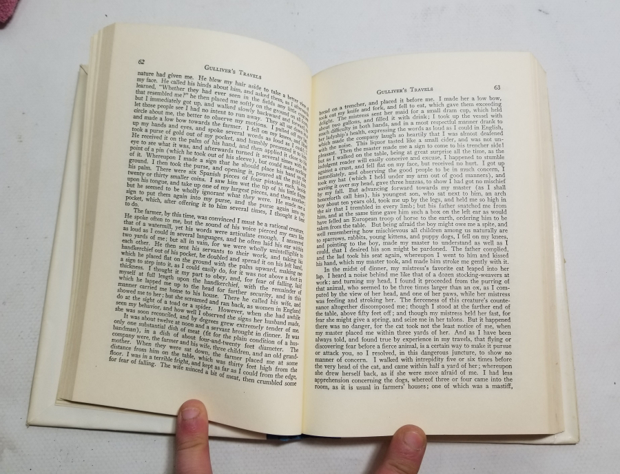 İNGİLİZCE GÜLÜVER'İN GEZİLERİ İSİMLİ KİTAP