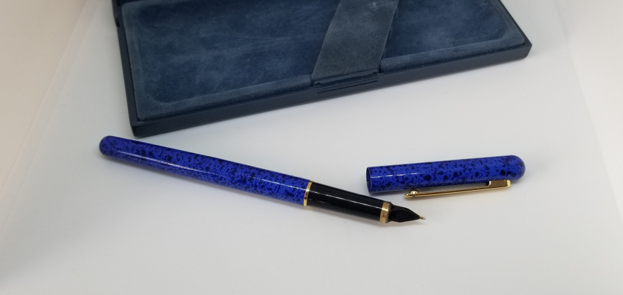 ORİJİNAL KUTUSUNDA ALTIN UÇLU DİPLOMAT MARKA DOLMA KALEM