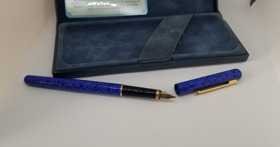 ORİJİNAL KUTUSUNDA ALTIN UÇLU DİPLOMAT MARKA DOLMA KALEM