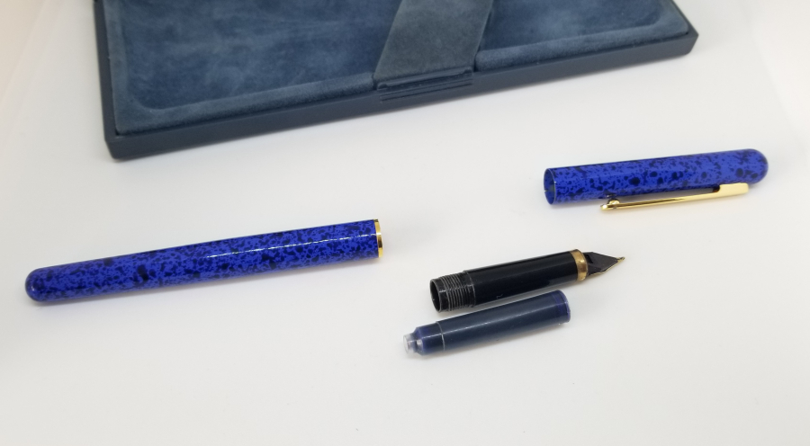 ORİJİNAL KUTUSUNDA ALTIN UÇLU DİPLOMAT MARKA DOLMA KALEM