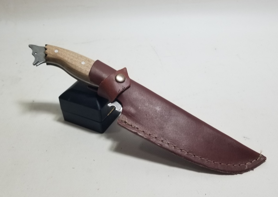 BÜYÜK BOY AHŞAP SAPLI VE KURT BAŞLI KAMPÇI BIÇAĞI