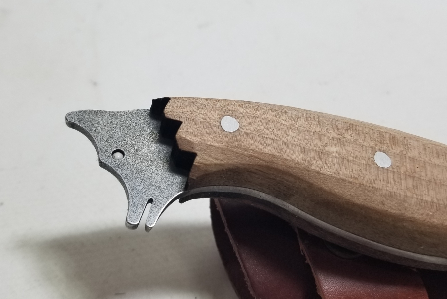 BÜYÜK BOY AHŞAP SAPLI VE KURT BAŞLI KAMPÇI BIÇAĞI