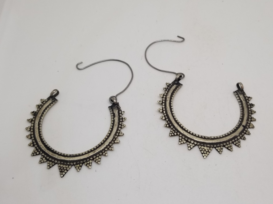 KABARTMA İŞÇİLİKLİ ANTİKA TÜRKMEN KÜPESİ