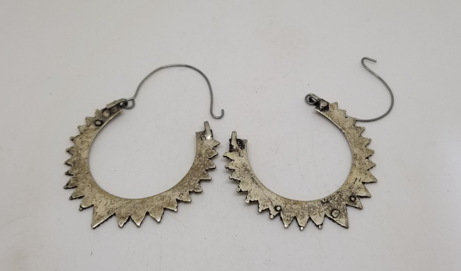 KABARTMA İŞÇİLİKLİ ANTİKA TÜRKMEN KÜPESİ