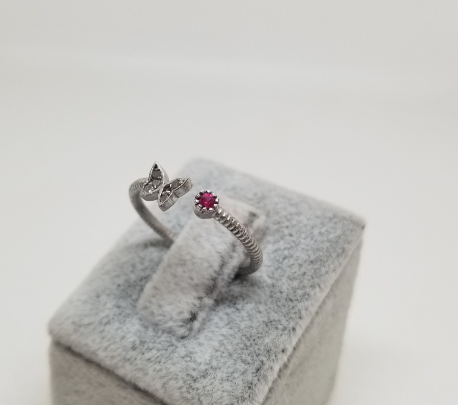 KELEBEK FORMLU YAKUT VE ELMAS TAŞLI ÖZEL YAPIM YÜZÜK