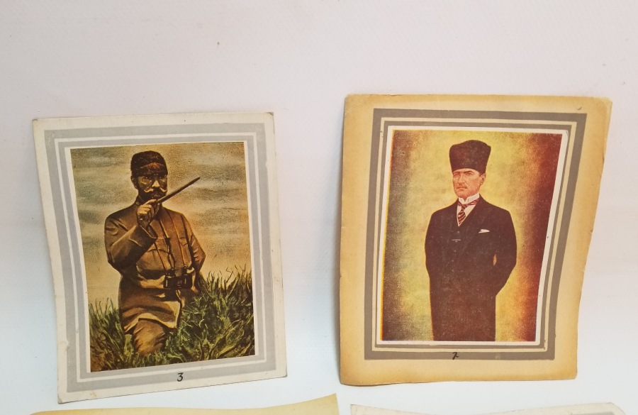 PASPARTUSUNDA ATATÜRK RESİMLERİ