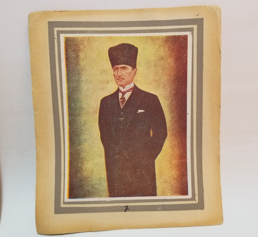 PASPARTUSUNDA ATATÜRK RESİMLERİ
