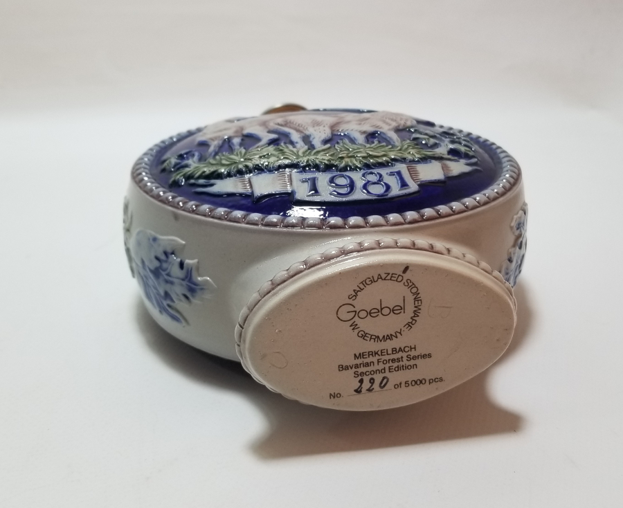 MATARA FORMUNDA YAPILMIŞ KABARTMA İŞÇİLİKLİ SINIRLI ÜRETİM SIRA NUMARALI NADİR TANKART