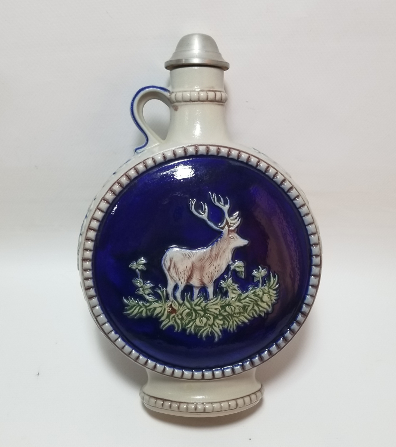 MATARA FORMUNDA YAPILMIŞ KABARTMA İŞÇİLİKLİ SINIRLI ÜRETİM SIRA NUMARALI NADİR TANKART