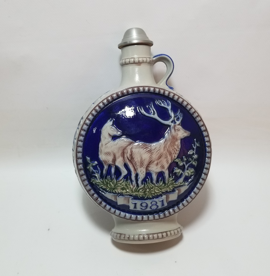 MATARA FORMUNDA YAPILMIŞ KABARTMA İŞÇİLİKLİ SINIRLI ÜRETİM SIRA NUMARALI NADİR TANKART