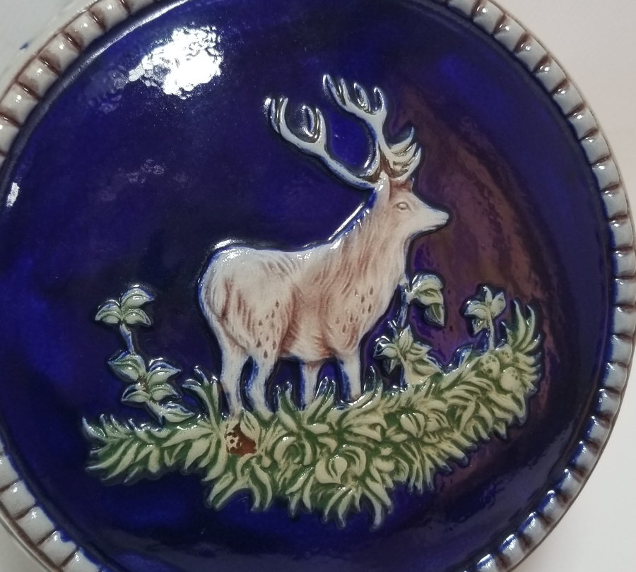 MATARA FORMUNDA YAPILMIŞ KABARTMA İŞÇİLİKLİ SINIRLI ÜRETİM SIRA NUMARALI NADİR TANKART