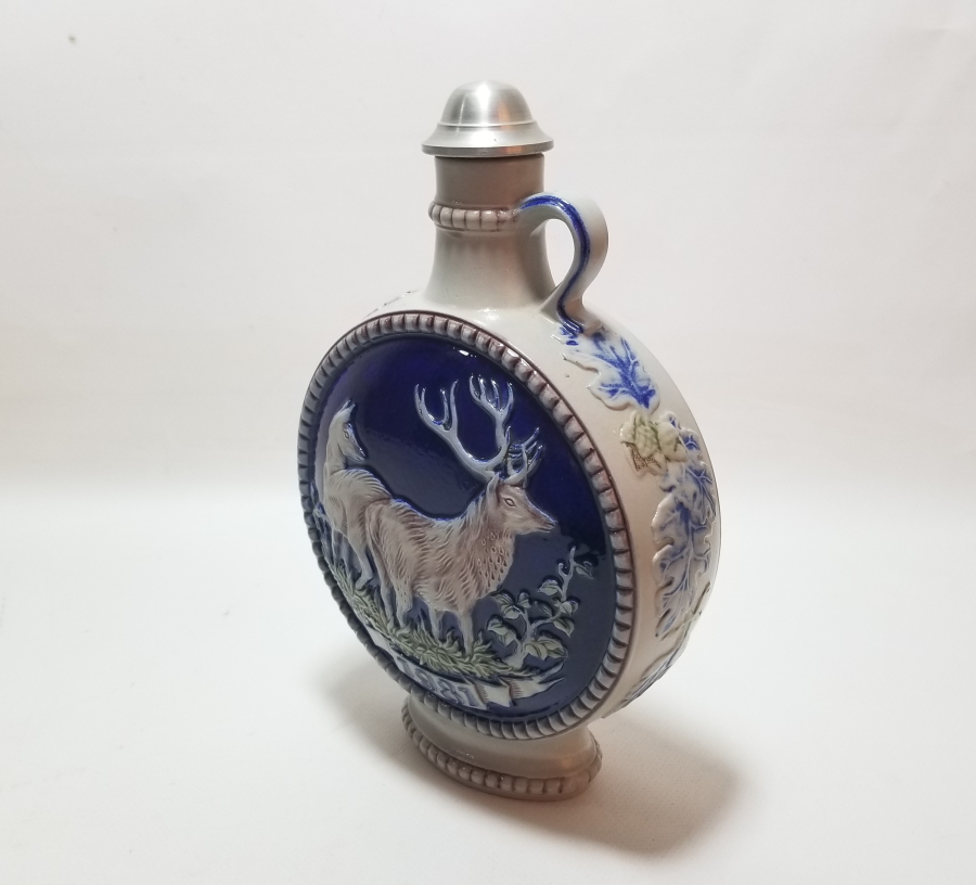 MATARA FORMUNDA YAPILMIŞ KABARTMA İŞÇİLİKLİ SINIRLI ÜRETİM SIRA NUMARALI NADİR TANKART