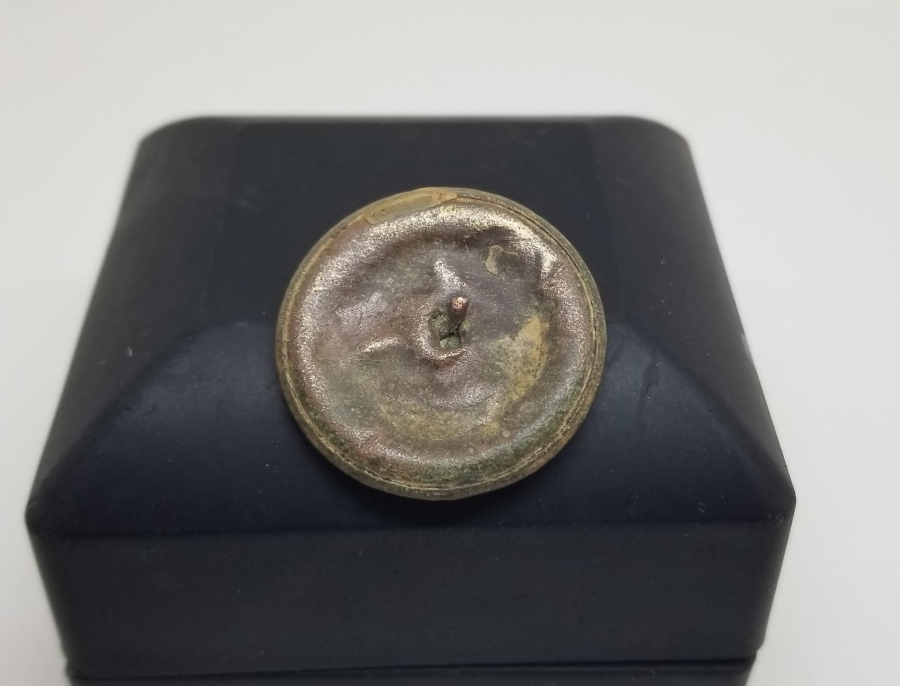 ÜZERİ AY YILDIZ FİGÜRLÜ OSMANLI SUBAY DÜĞMESİ